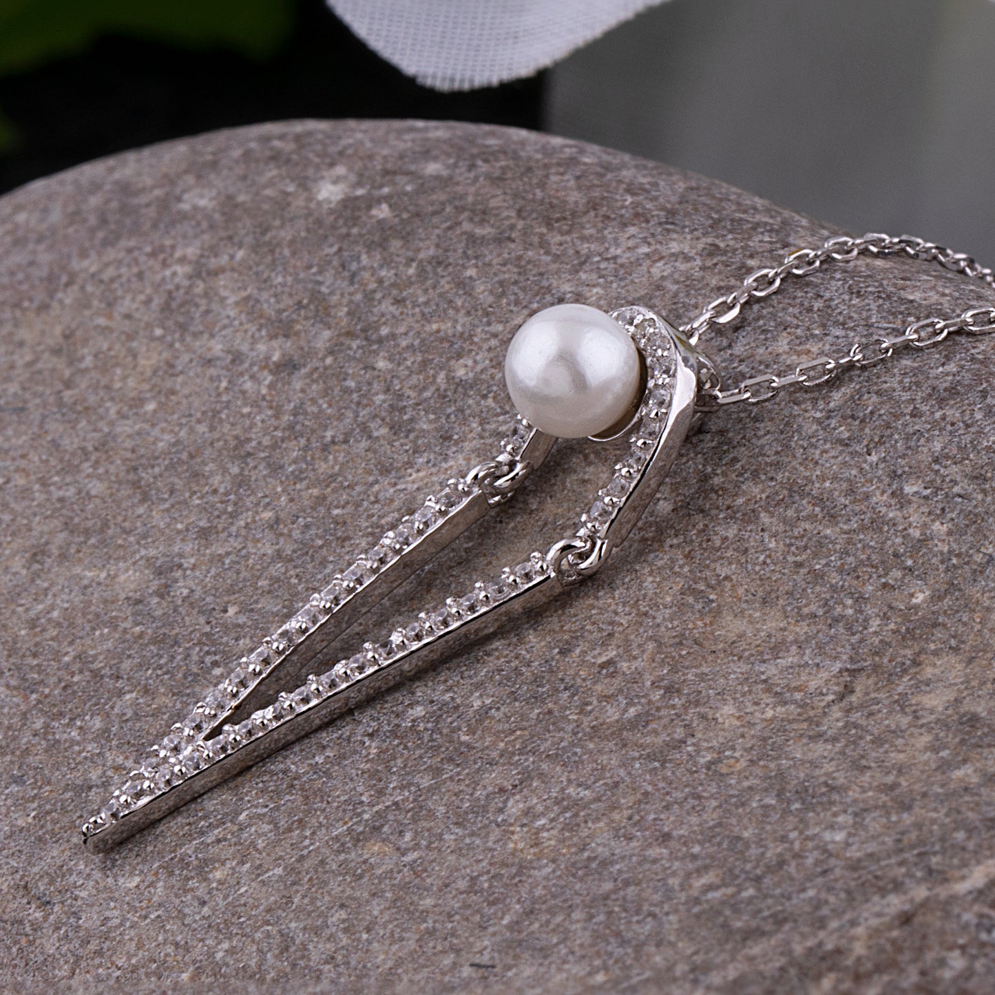 Sterling Silver Pendant with Fresh Water Pearl on a 16" Chain - NPZ007
