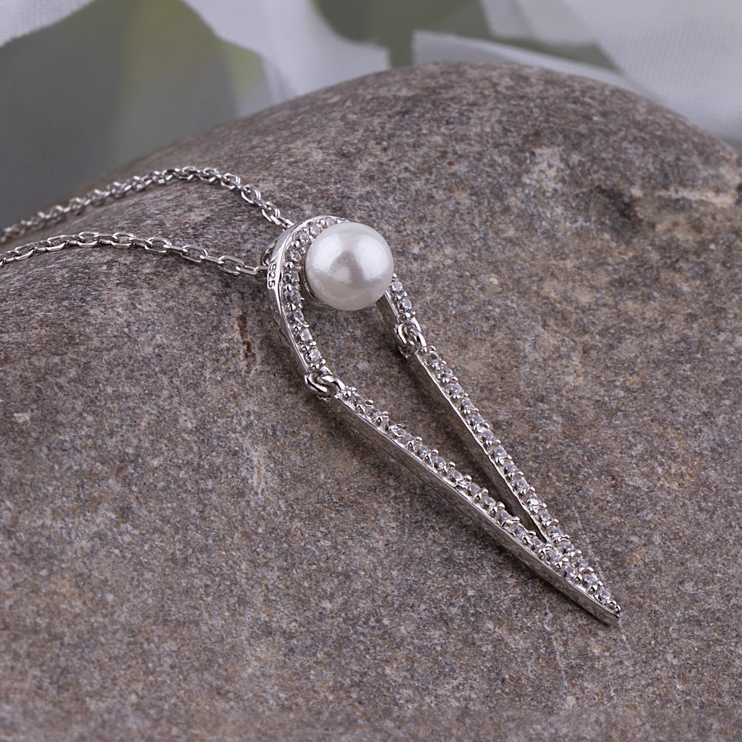 Sterling Silver Pendant with Fresh Water Pearl on a 16" Chain - NPZ007
