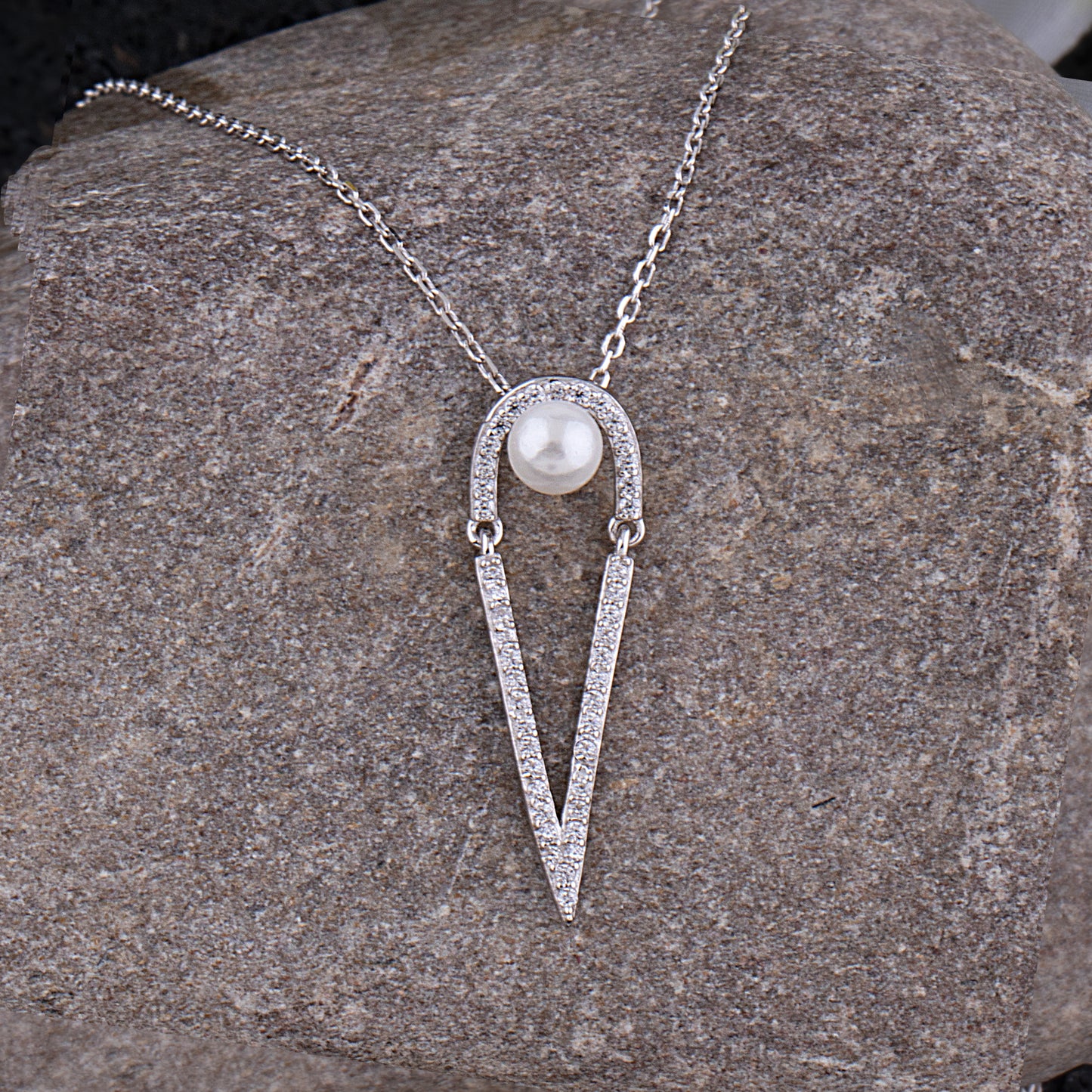 Sterling Silver Pendant with Fresh Water Pearl on a 16" Chain - NPZ007